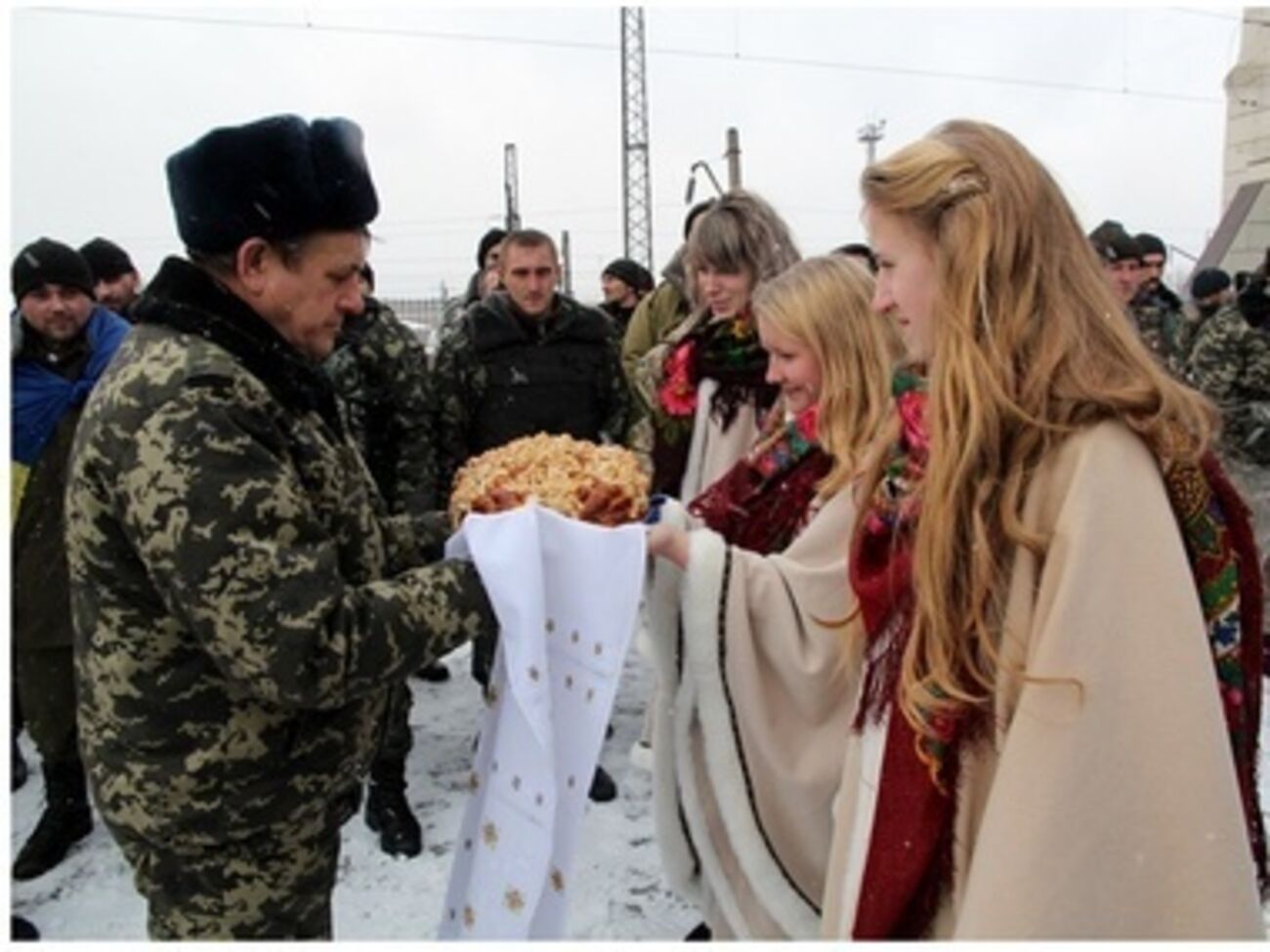 Военные в зоне АТО будут праздновать Рождество с печеньем, сладостями, фруктами и яйцами