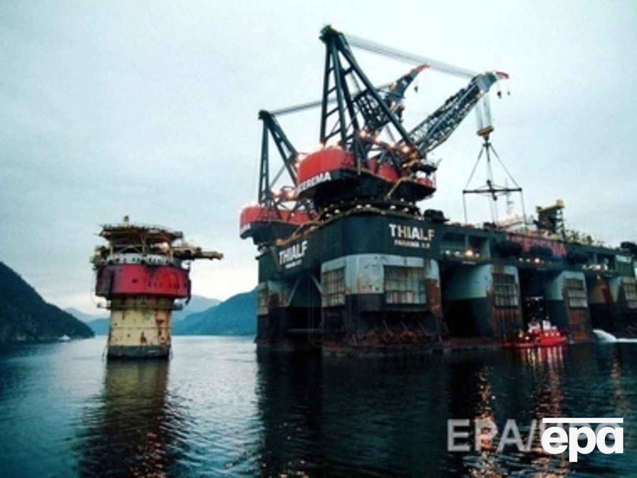 Нефть продолжает дешеветь