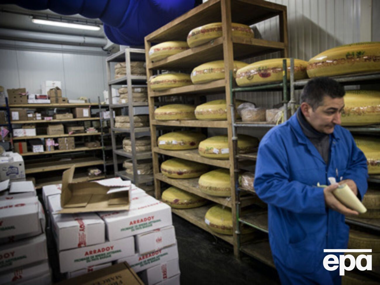 В Крым не пустили сыр