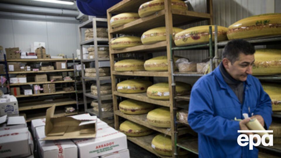 В Крым не пустили сыр