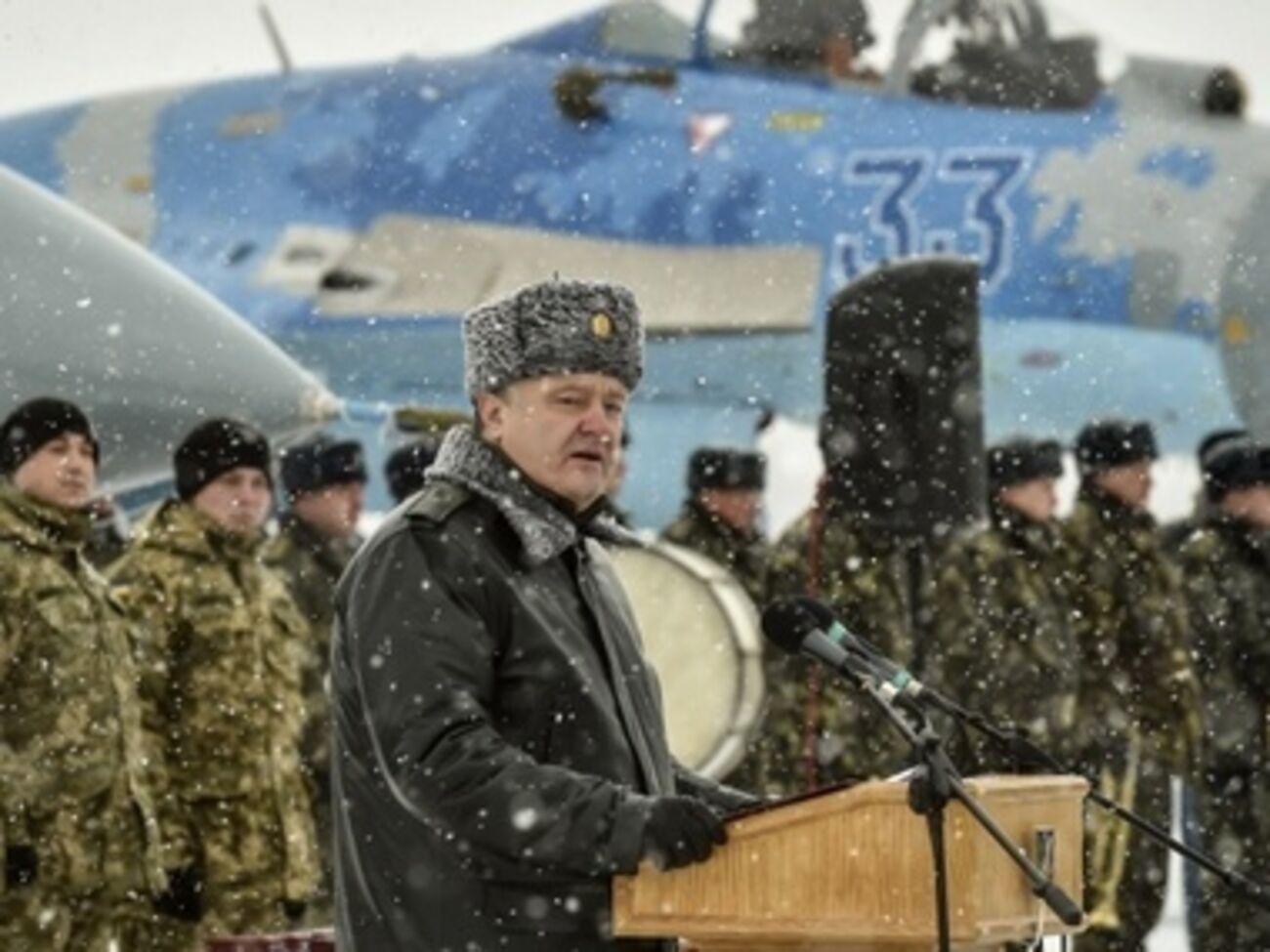 Порошенко передал житомирским военнослужащим боевую технику. Фоторепортаж