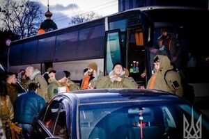 Бойцы "Азова" приехали на ротацию