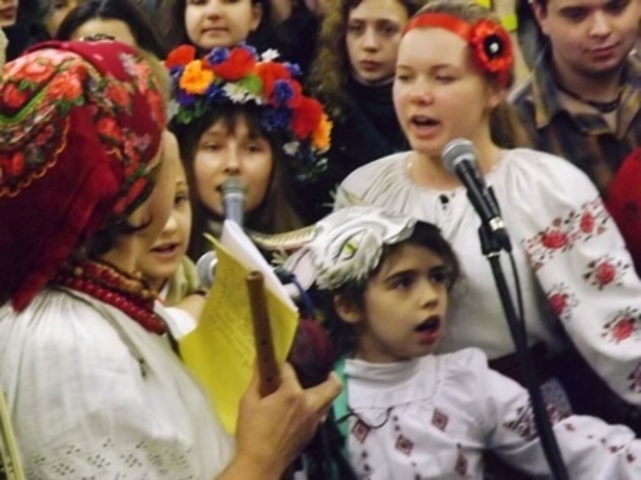 Гостям трамвая представят книжные премьеры, презентуют настольные игры, рождественский вертеп и пение украинских и иностранных колядок.