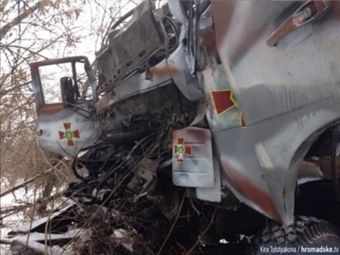 В результате ДТП в Донецкой области погибли 13 нацгвардейцев. Фоторепортаж
