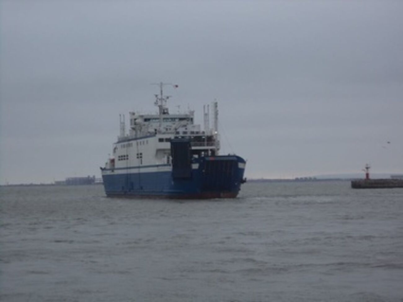 На переправе ветер