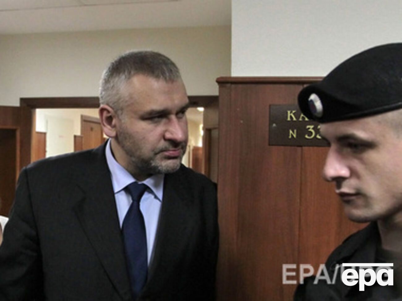 Фейгин призвал думать о Савченко