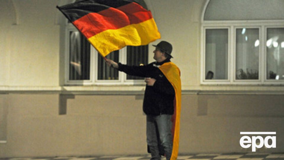 Среди выступавших присутствовали бывшие канцлеры, спортсмены, актеры и представители духовенства