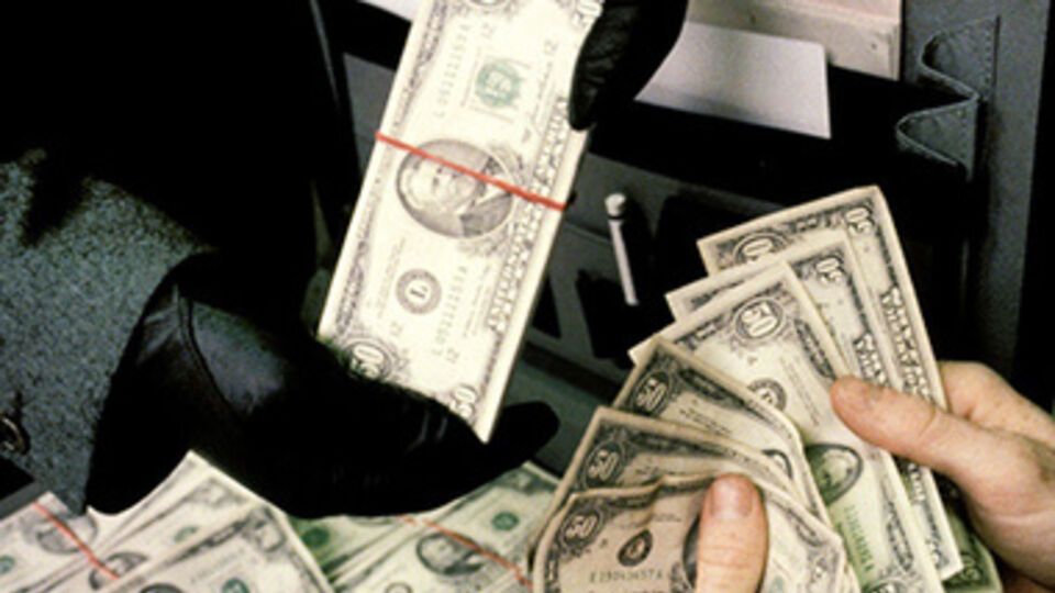 Россиянин давал взятки сотруднику Европейского банка реконструкции и развития