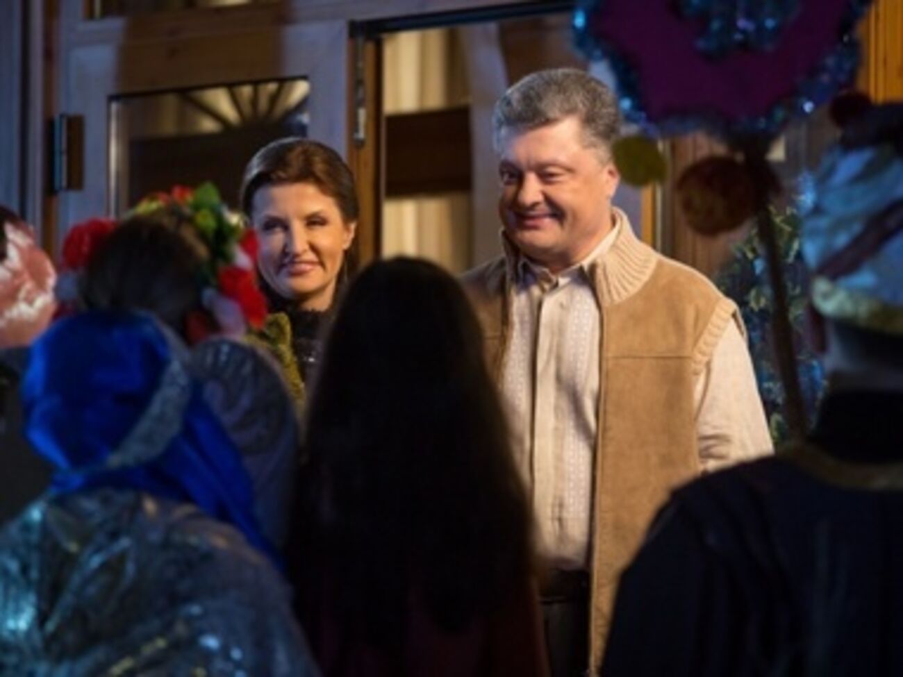 Глубинная суть сегодняшнего праздника --- вера, надежда, любовь, и особенно мир, сказал Порошенко в своем поздравлении