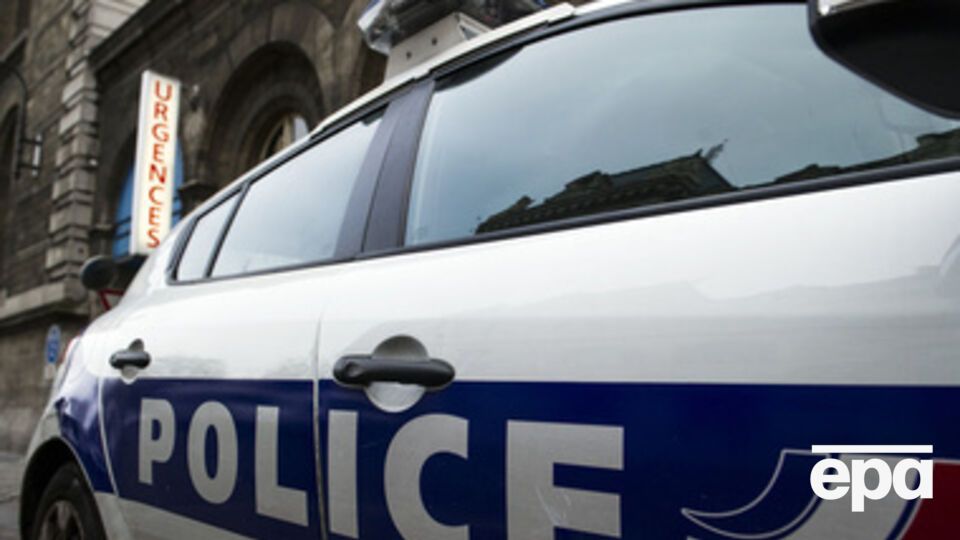 На месте происшествия находится большое количество сотрудников полиции