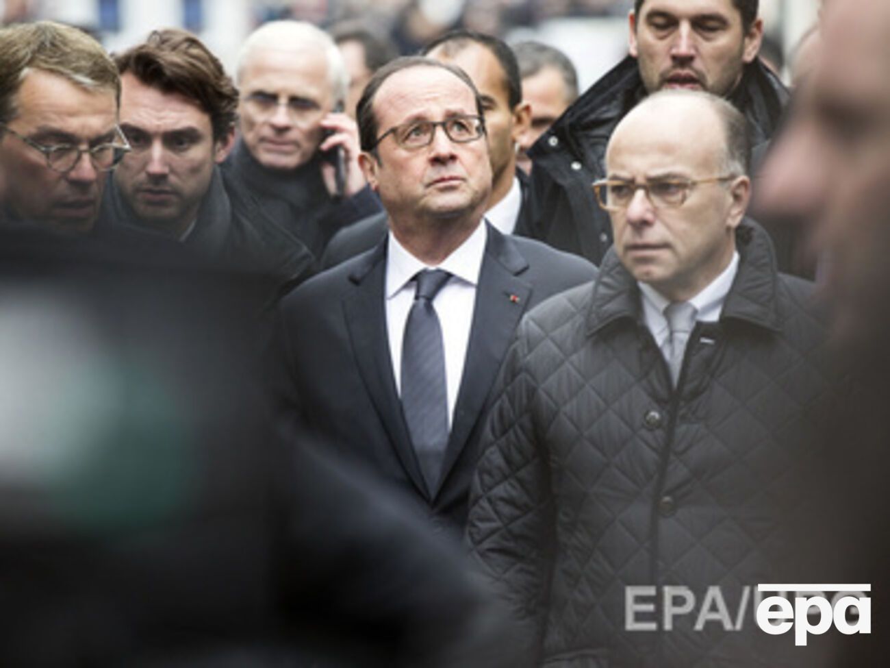 Франсуа Олланд побывал на месте стрельбы в Париже