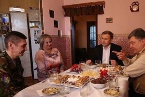 Порошенко пожелал всем мира и победы