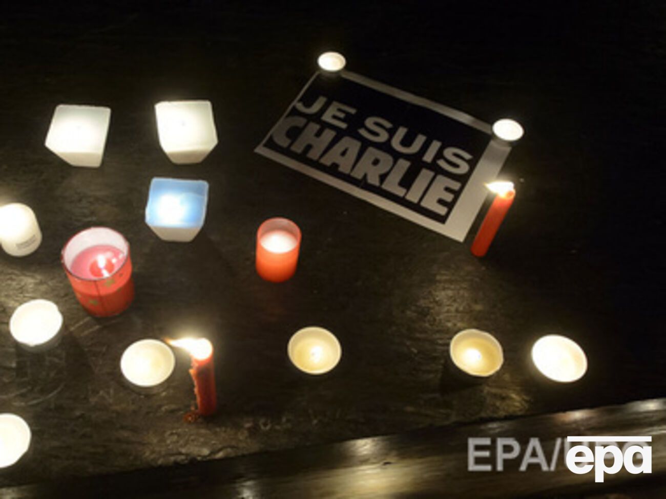 Французские СМИ обещают помочь коллегам из&nbsp;Charlie Hebdo