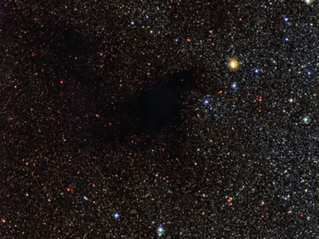 Молекулярное облако на небе выглядит как "пустота"