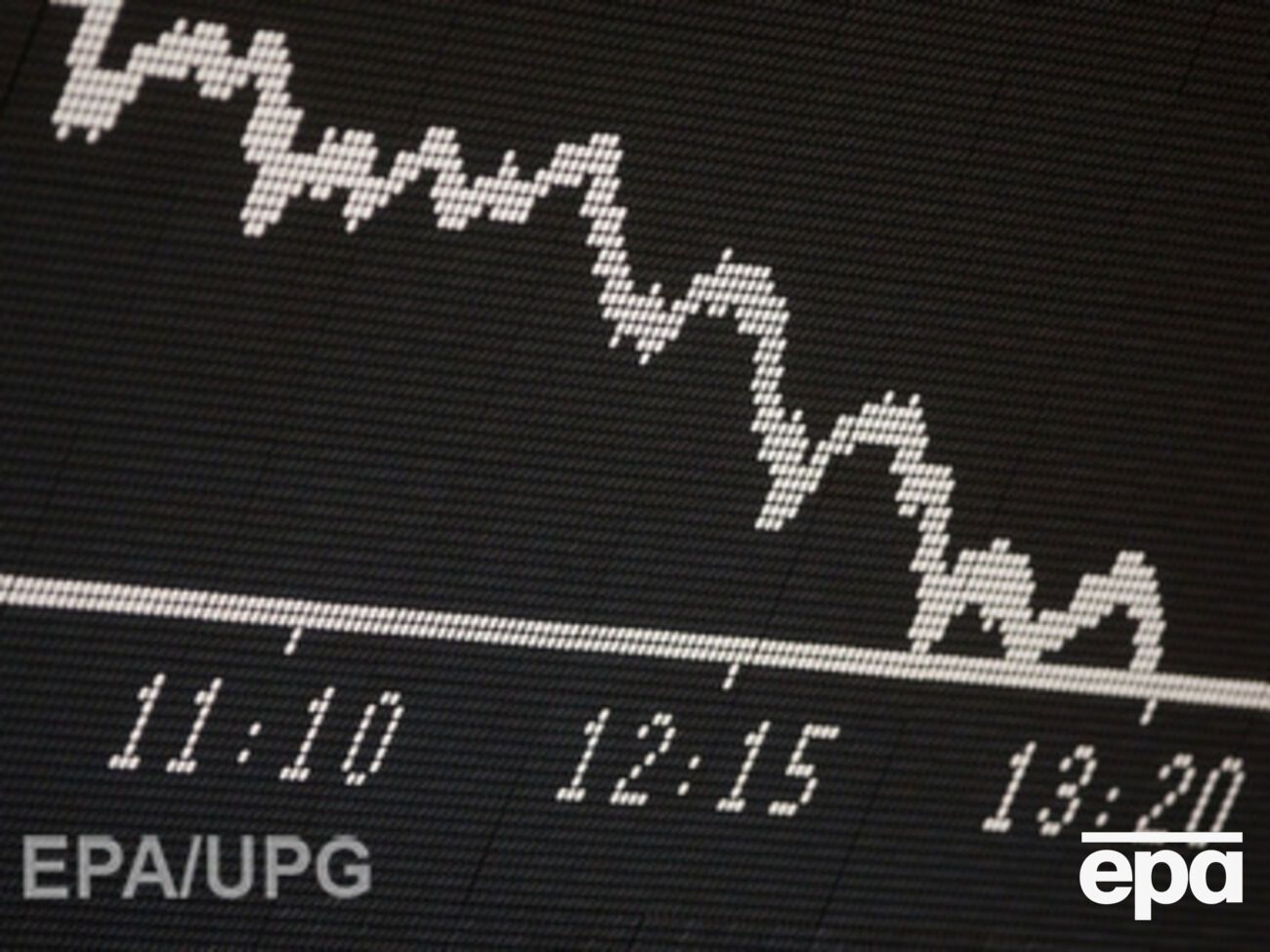Нефть продолжила дешеветь