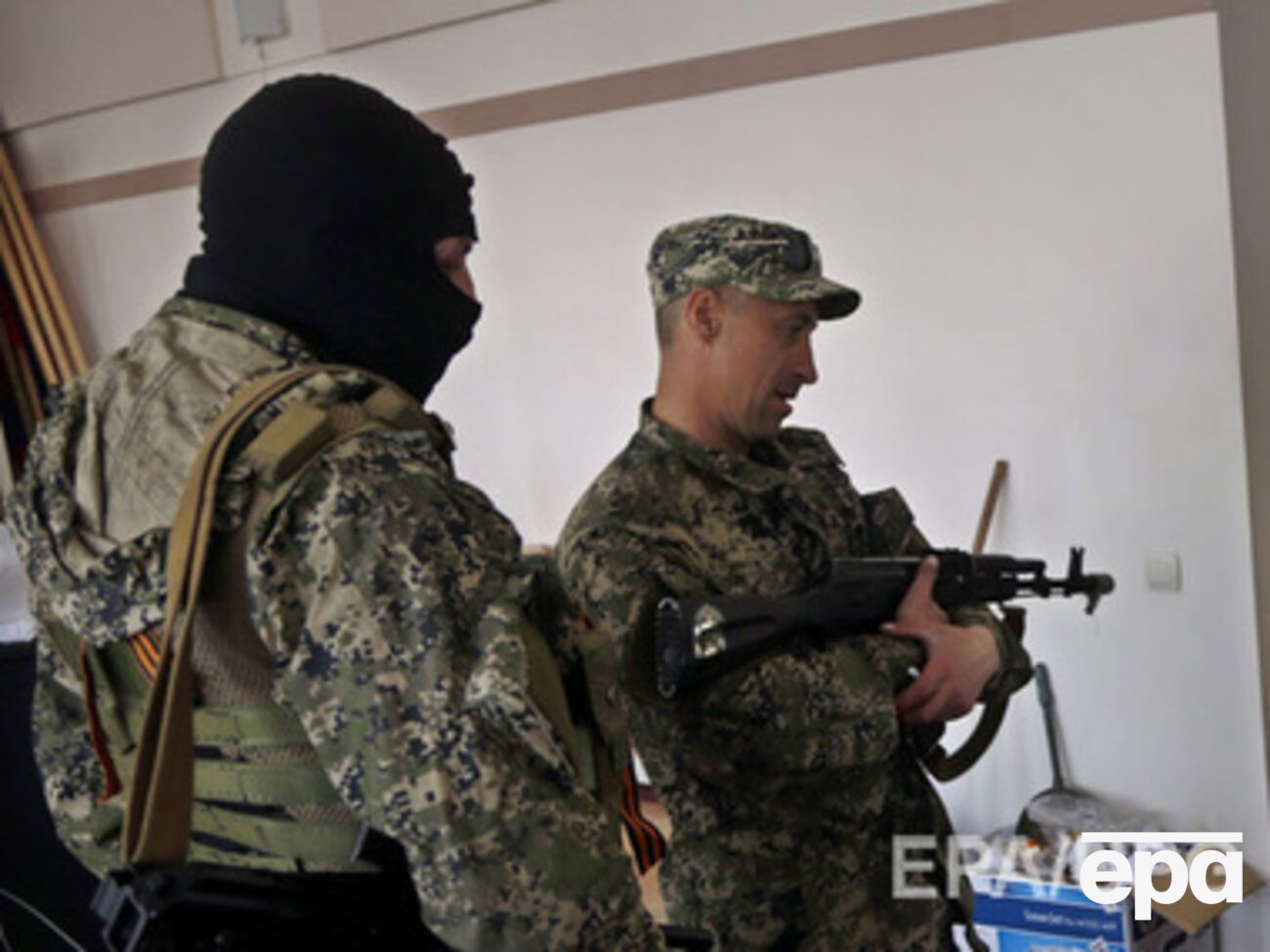 Пророссийские террористы продолжают захватывать админздания на оккупированных территориях