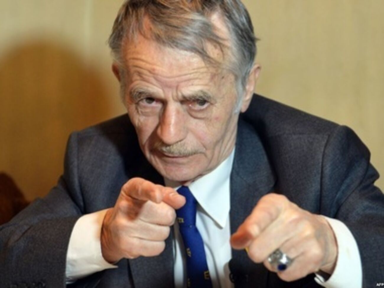 Москва хочет перенаправить внешнеполитическую деятельность Франции с действий, направленных против агрессии со стороны России в отношении Украины, на антиисламское направление, считает Джемилев