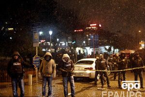 В результате теракта погибла сама смертница и один полицейский