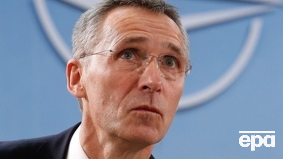 Мы продолжаем добиваться более тесного сотрудничества и конструктивных отношений с Россией, сказал Столнеберг