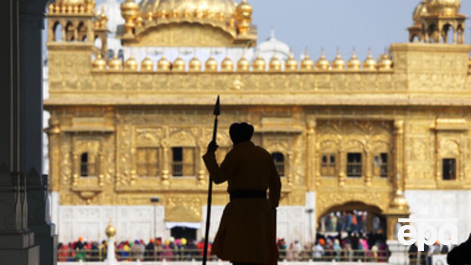 Индийского электротехника уволили после прогула длиной в 24 года