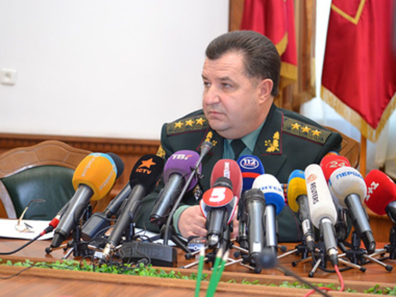 Степан Полторак анонсировал сокращение штата министерства и увольнение своего заместителя