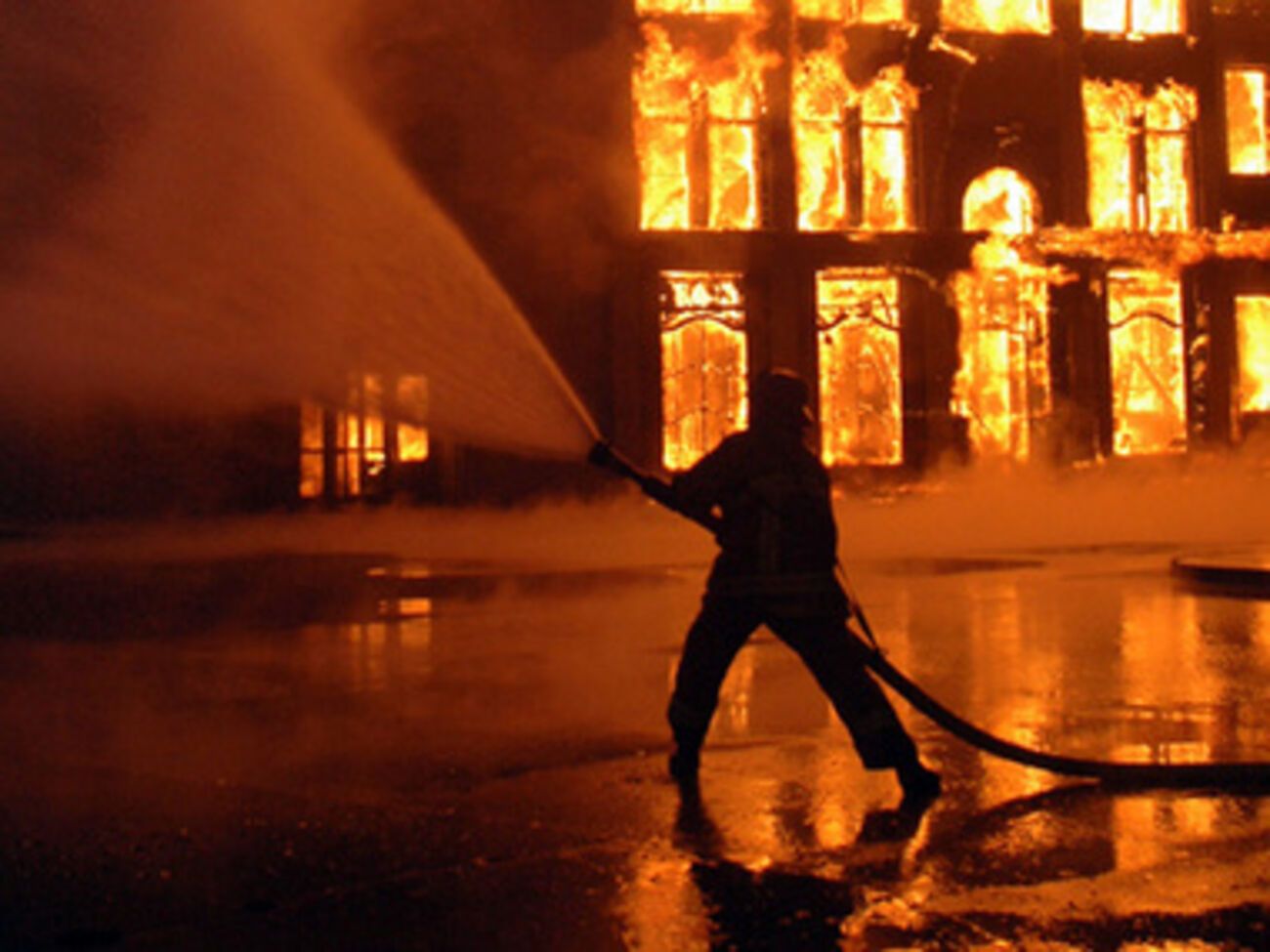 Спасатели потушили пожар за 15 минут