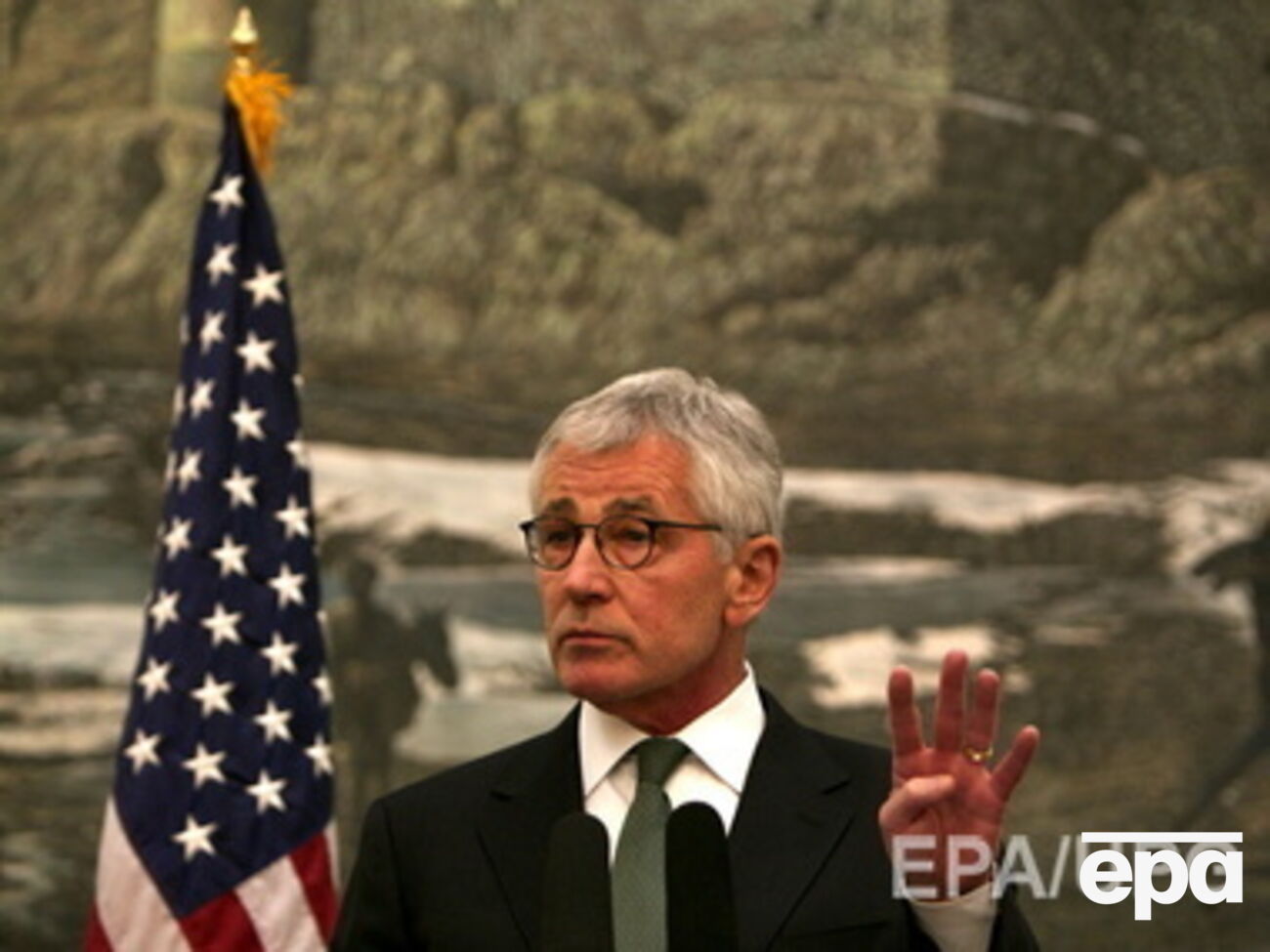 Хейгел призвал Глвча рассмотреть вариант переоснащения словацкого парка американскими вертолетами