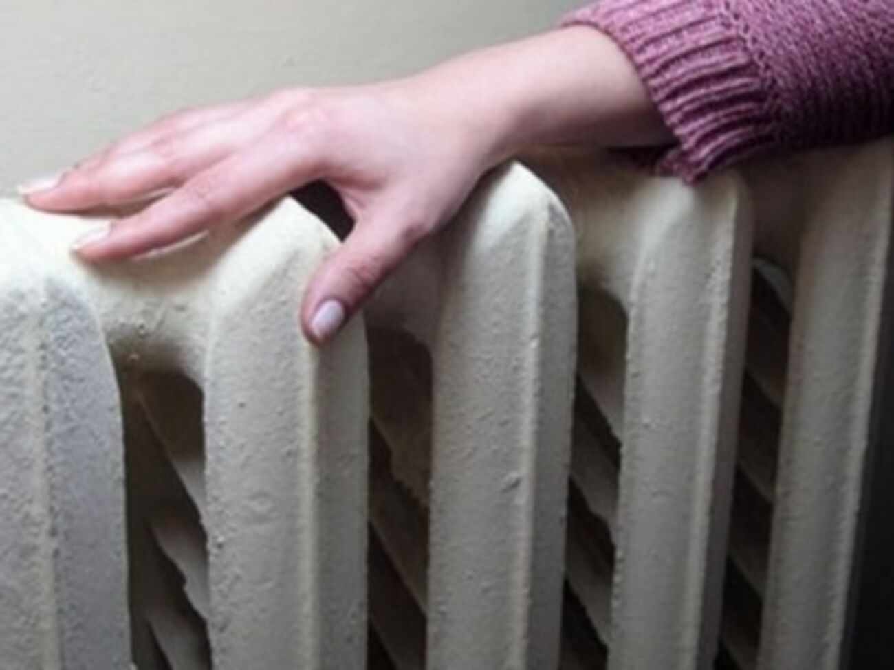 Бахарев&nbsp;напомнил, что в 2012 году, когда в Крыму ударил 17-градусный мороз, без отопления остались 200 домов, остановились троллейбусы, вышли из строя котельные