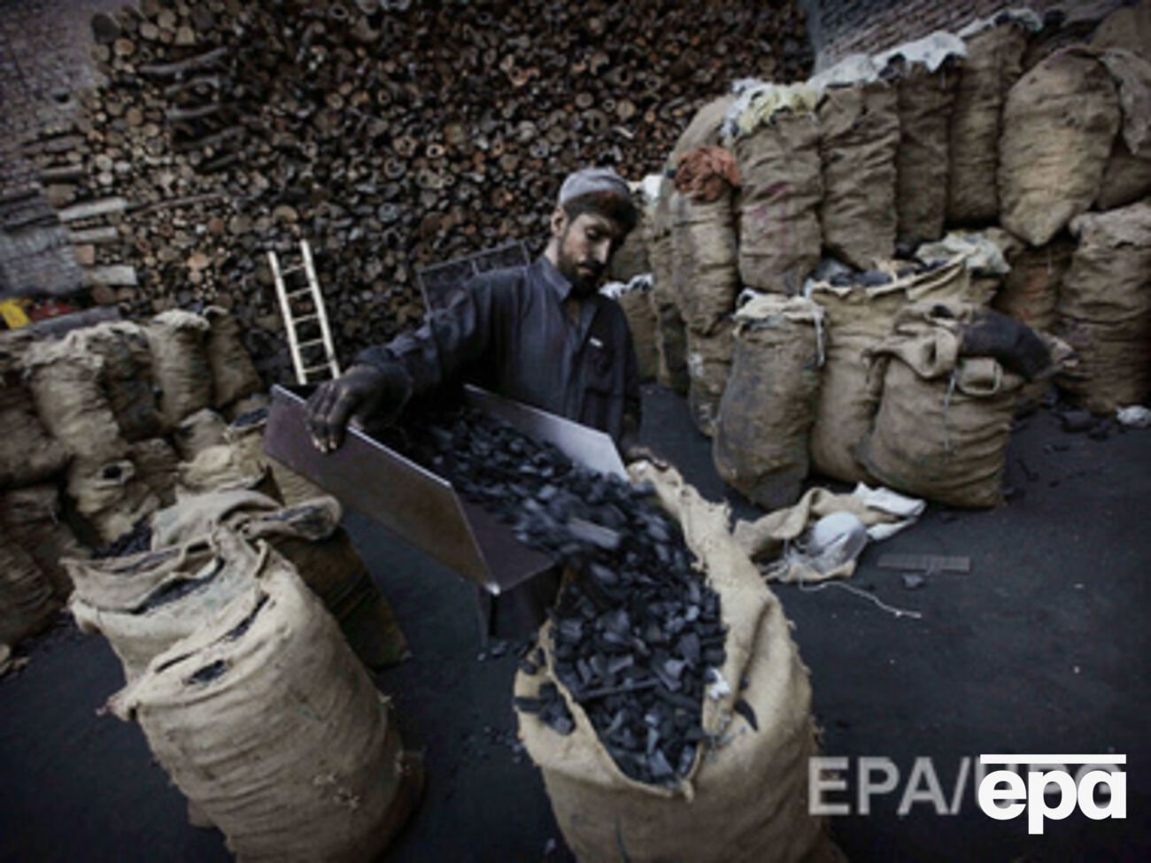 Зюков:&nbsp;На каждом судне из ЮАР привезли около 80 тысяч тонн угля