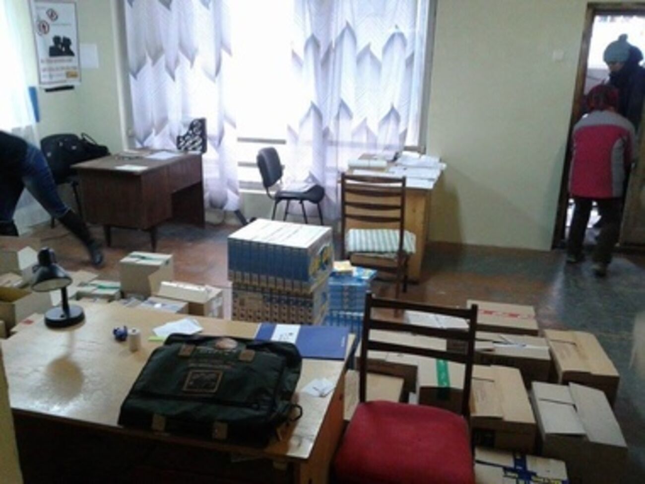 Мужчины напали на центр раздачи помощи