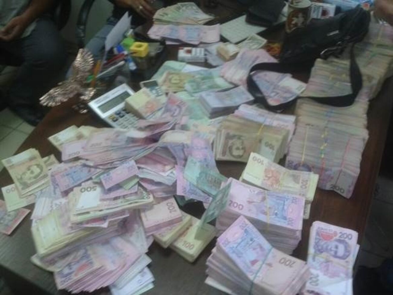 При обыске были найдены 2,6 млн гривен