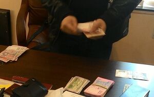 После получения чиновником денежных средств правоохранители на основании решения следственного судьи провели обыск места происшествия