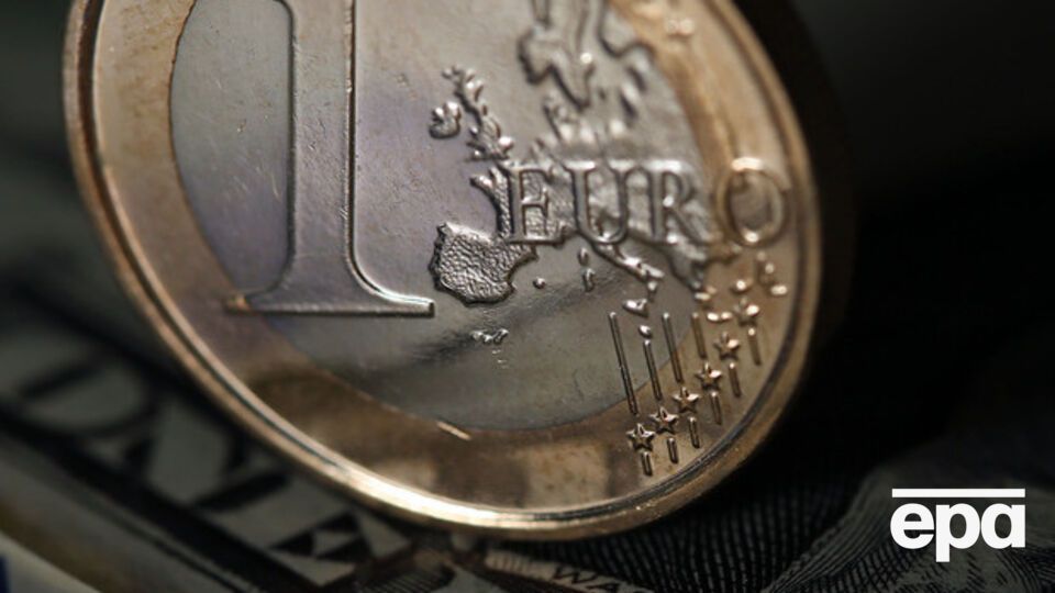 Курс гривны к евро и доллару вырос