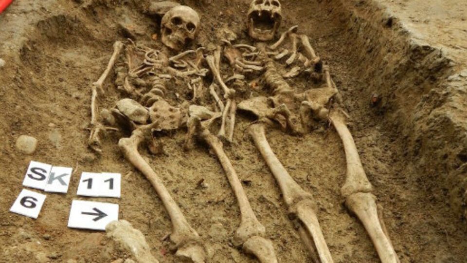 Также во время раскопок были найдены мелкие серебряные монеты с XII до XVI столетий