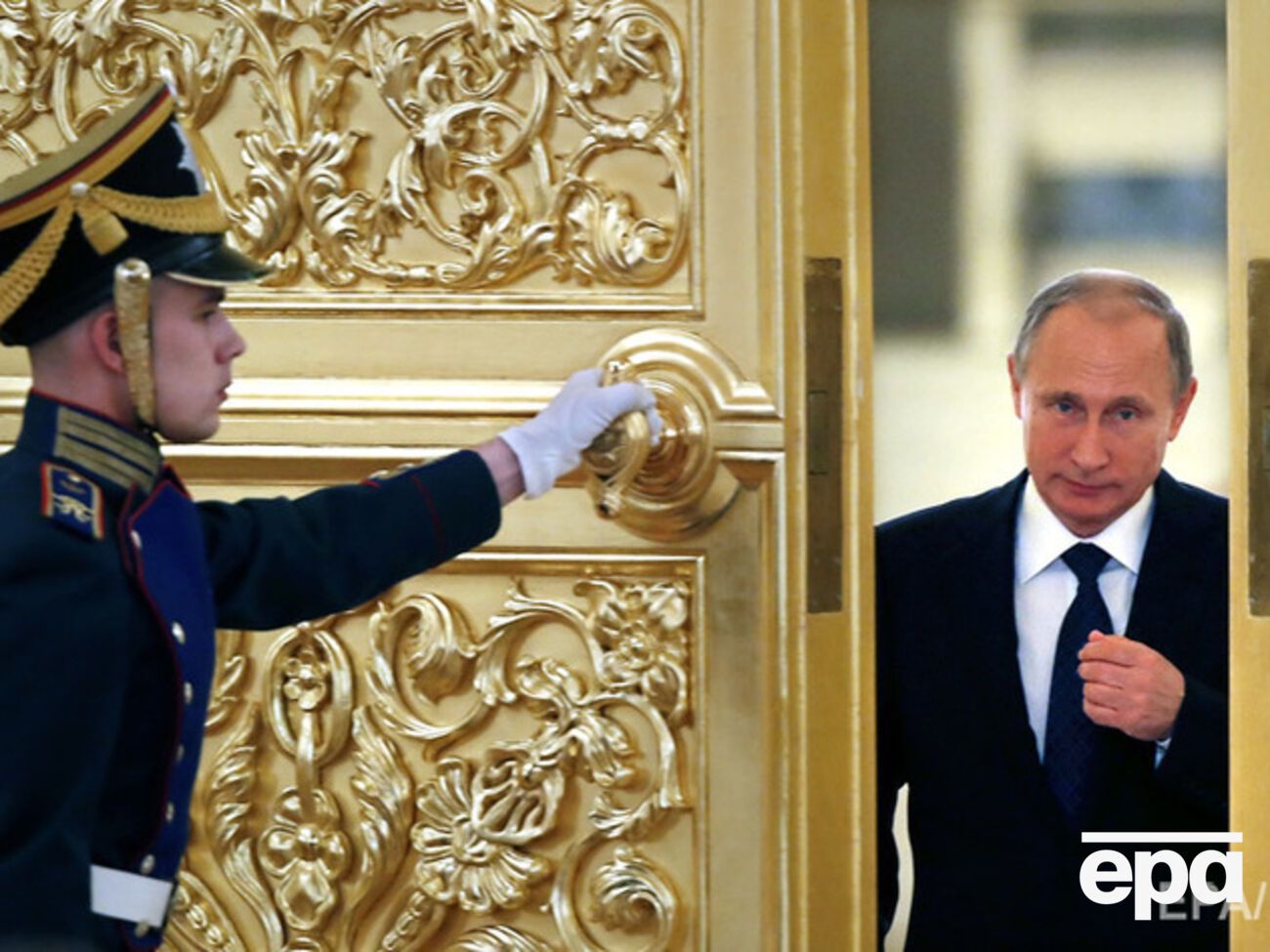 Президент РФ Владимир Путин изъявил желание провести двухстороннюю встречу в Париже с украинским коллегой Петром Порошенко