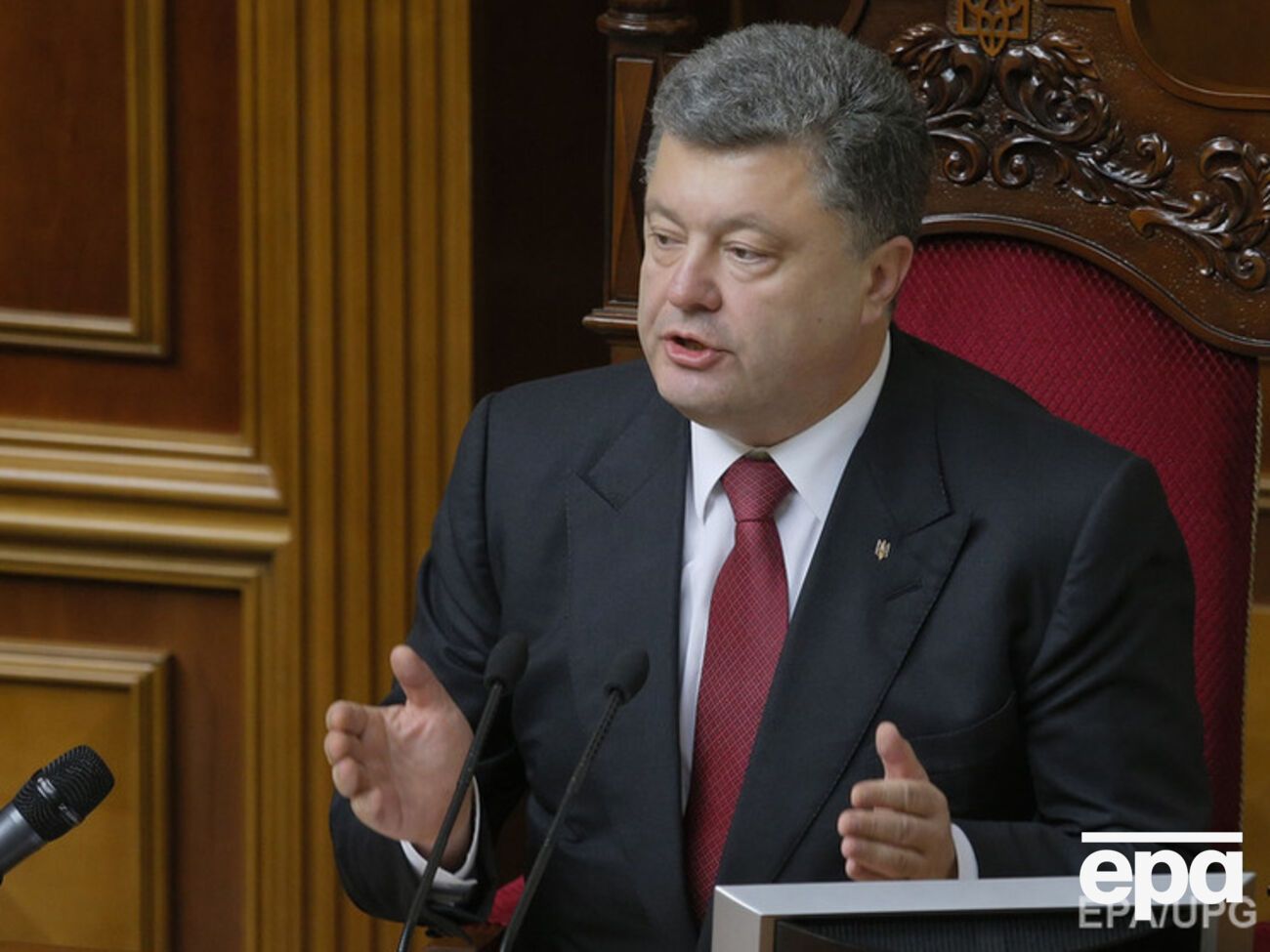 Порошенко провел разговор с Меркель и Олландом