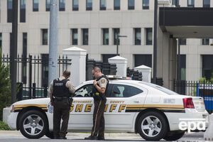 По данным американских СМИ, в результате стрельбы погибли 15 и пострадали 20 человек