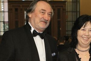 Лариса Семеновна до сих пор живет только памятью о муже