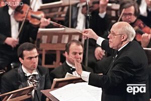 Сегодняшний рассказ – о советском и российском виолончелисте, пианисте и дирижере Мстиславе Ростроповиче