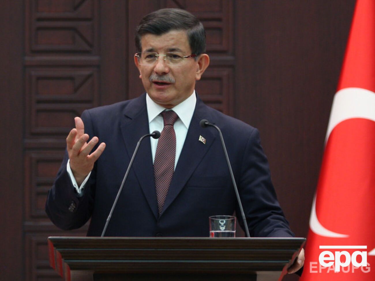 Глава правительства Турции подозревает террористов-смертников в реализации двойного теракта в Анкаре