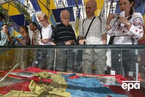 В День защитника Украины предлагается вывешивать государственный флаг