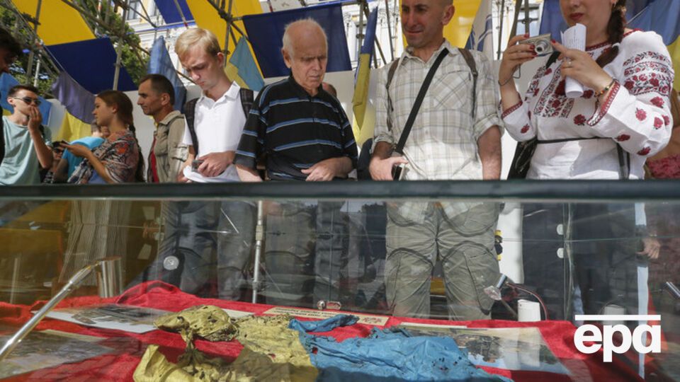 В День защитника Украины предлагается вывешивать государственный флаг