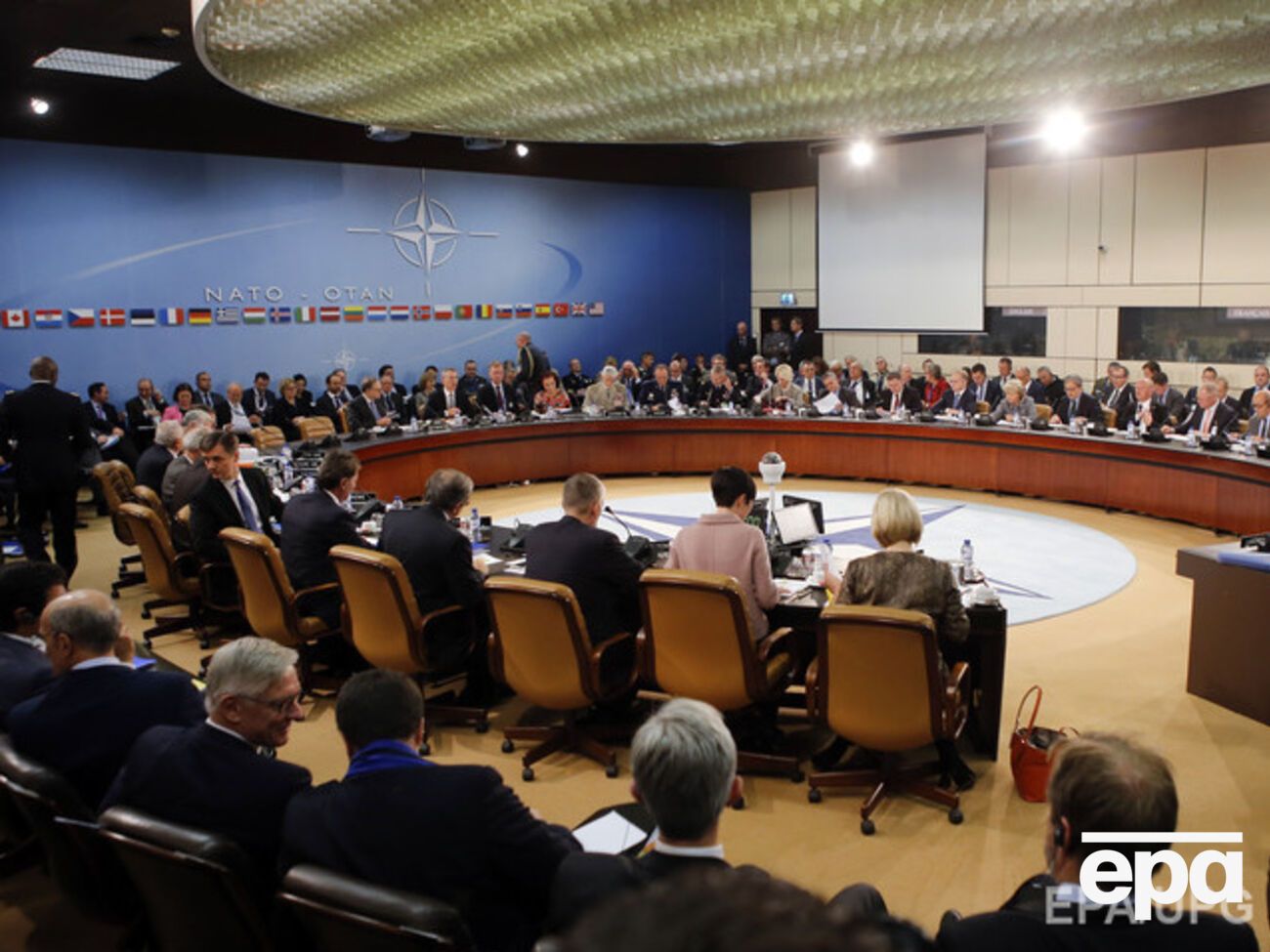 Найем:&nbsp;В парламентской ассамблее НАТО намечается конфликт между проукраинскими делегатами и соратником Ангелы Меркель