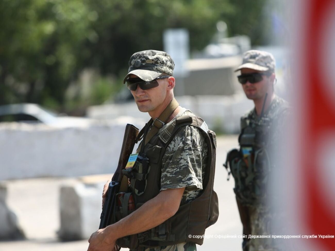 Госпогранслужба: На автомобилях для жителей оккупированной боевиками территории Донецкой области везли строительные материалы