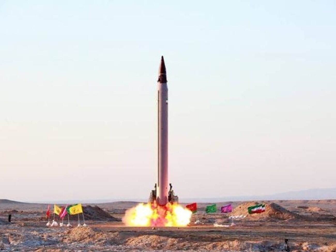 В Иране успешно протестировали новые баллистические ракеты дальнего действия