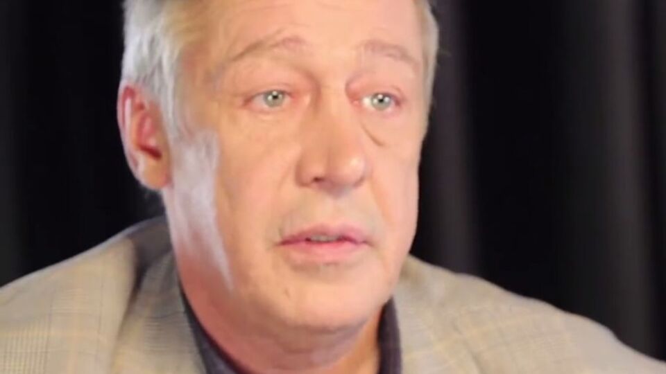 Ефремов отметил отсутствие доверия в российском обществе