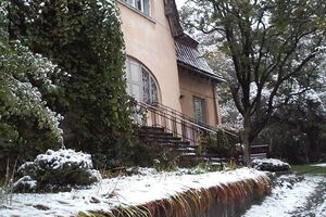 Теперь этот год будут вспоминать как тот, в который снег выпал еще до Покрова, пишут комментаторы в Facebook