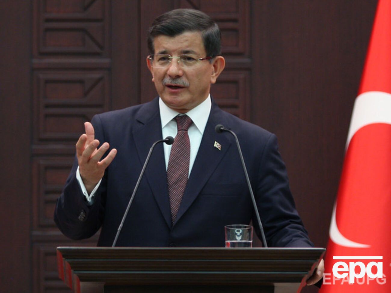 Давутоглу заявил, что за терактами в Анкаре стоит ИГИЛ