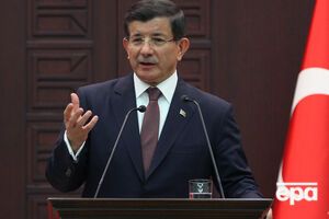 Давутоглу заявил, что за терактами в Анкаре стоит ИГИЛ