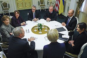 Яценюк и американские сенаторы обговорили вопросы реформ в Украине, российской экспансии и безопасности в регионе и в мире